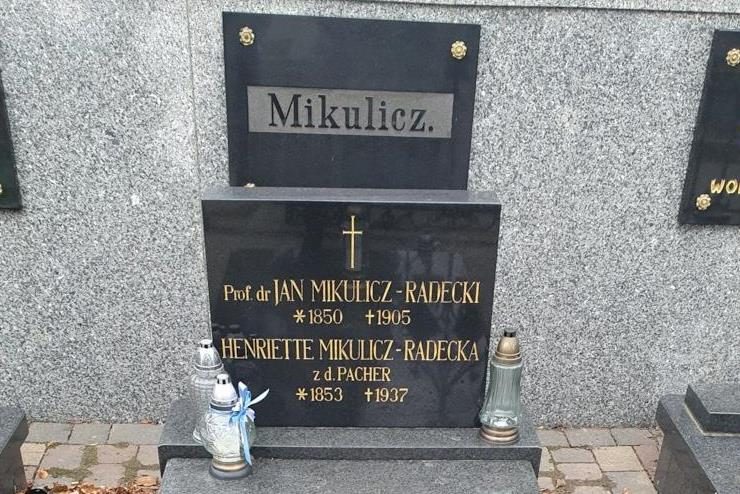 Jan%20Mikulicz%20Radecki%27s%20tomb%20-%2003.jpg